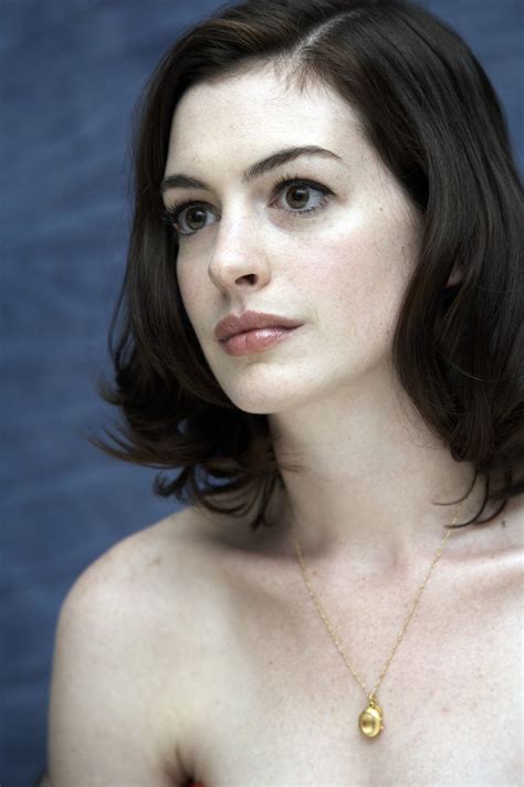 anne hathaway leaked nudes|Anne Hathaway Nude Leaked (13 Photos)